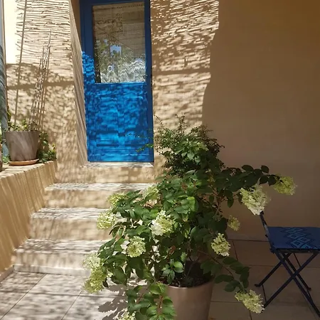לינה וארוחת בוקר La Colline Bleue Banne