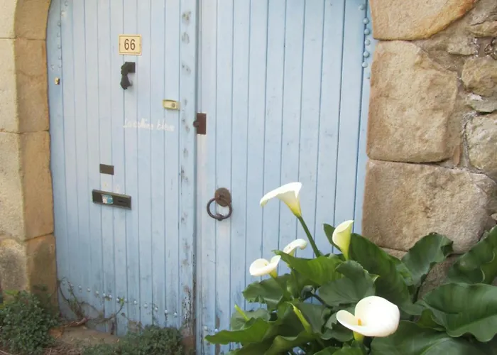 La Colline Bleue Bed & Breakfast Banne