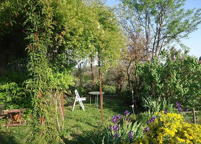 La Colline Bleue Bed & Breakfast Banne